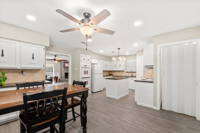 Building Photo - 4914 Tain Dr