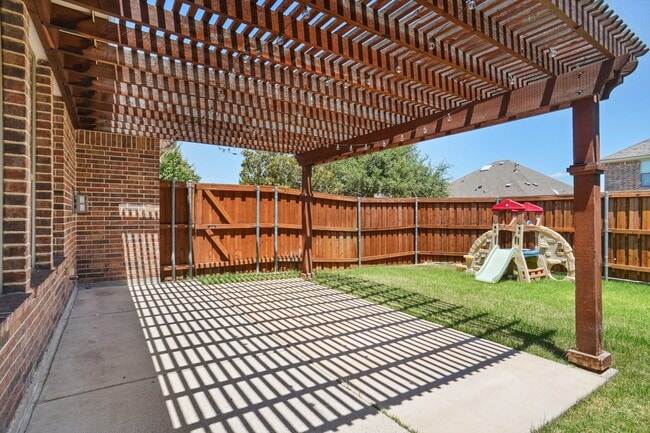 Building Photo - 5920 Pedernales Ridge