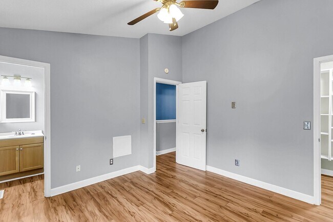 Building Photo - 206 Pine Shadow Dr