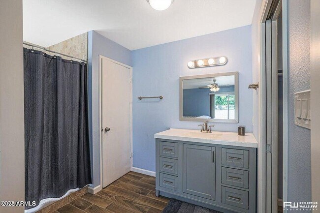 Building Photo - 401 Paladin Cir
