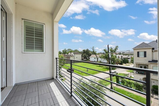 Building Photo - 804 Patterson St