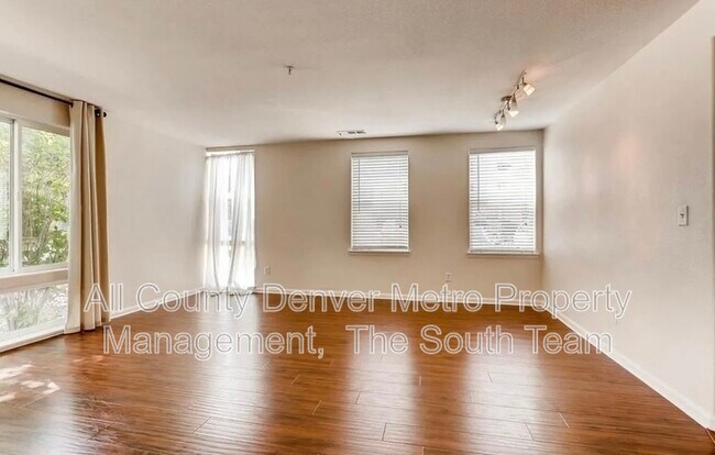 Building Photo - 5201 S Fox St