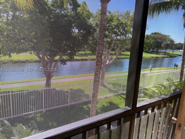 Building Photo - 10581 SW 155th Ct