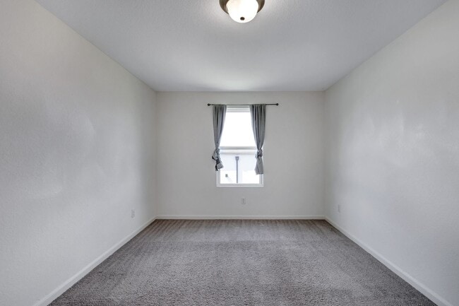 Building Photo - ***MOVE-IN SPECIAL: TWO WEEKS FREE***Spacious Two-Story Retreat on a Cul-de-Sac with Bonus Room