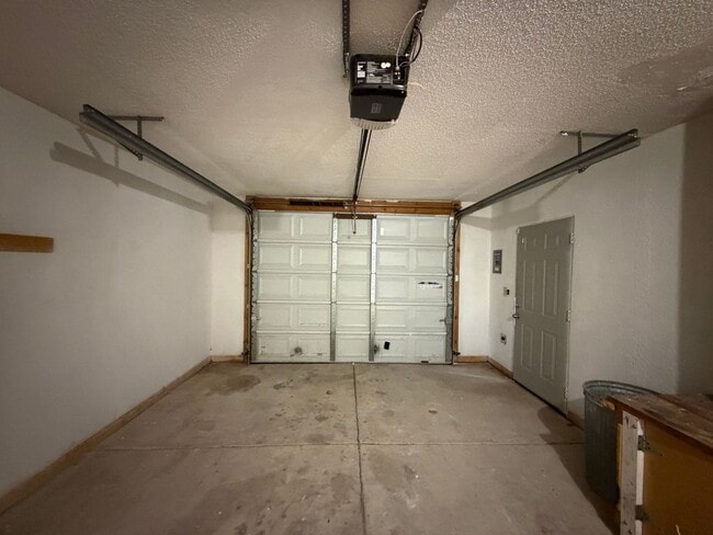 Building Photo - 3 Bedroom Single Story Home Available Near E Main Street & Hwy 314 SW in Los Lunas!