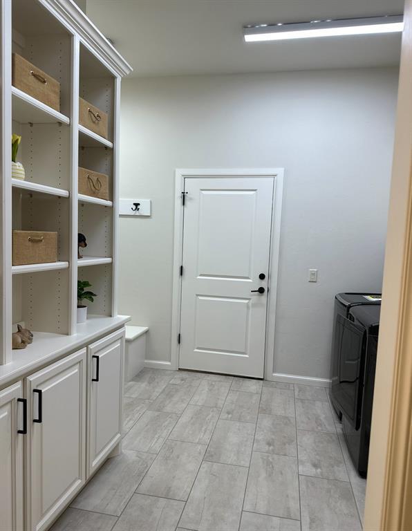 Building Photo - 812 Fox Hollow Dr