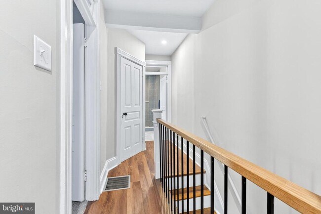 Building Photo - 624 St Joseph St