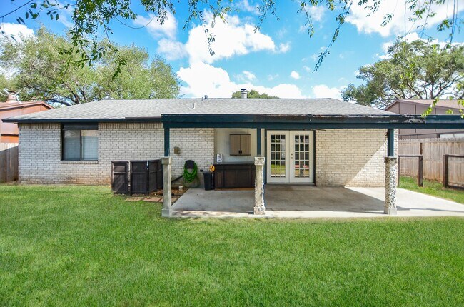 Building Photo - 17323 Glenpatti Dr