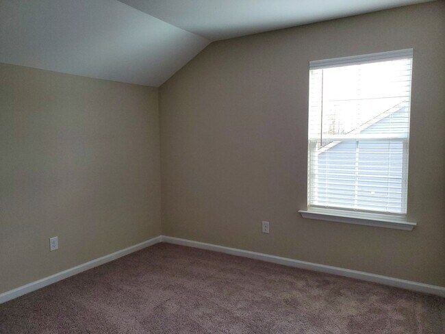 Building Photo - Brand New 4 Bedroom Townhome in Ammenities Community