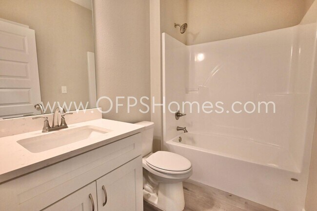 Building Photo - 113 Shady Ln