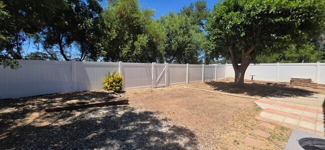 Building Photo - 1731 Vasili Ln