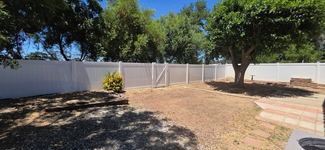 Building Photo - Two Bedroom, Two Bathroom Home in Beaumont!