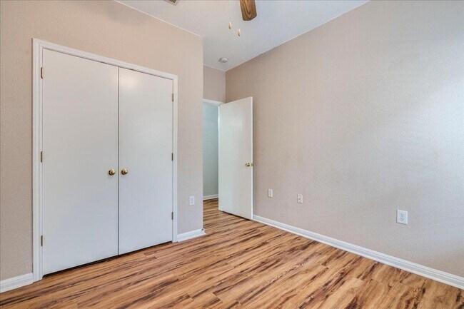 Building Photo - 6801 Porter St