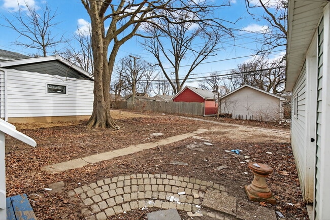 Building Photo - 741 S Jackson St