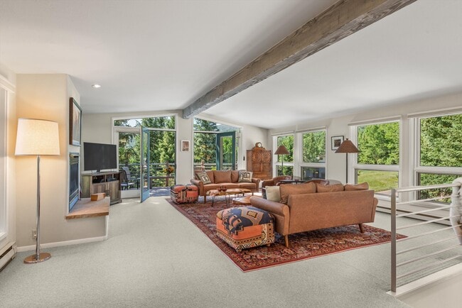 Building Photo - 15 Terrace Dr