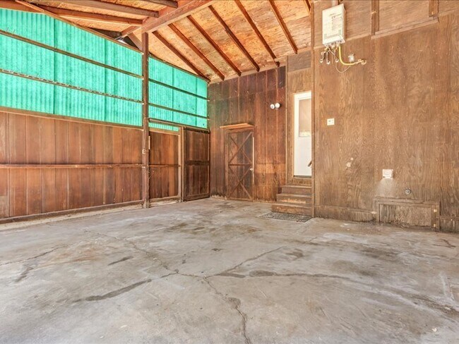 Building Photo - 336 Triplett Dr