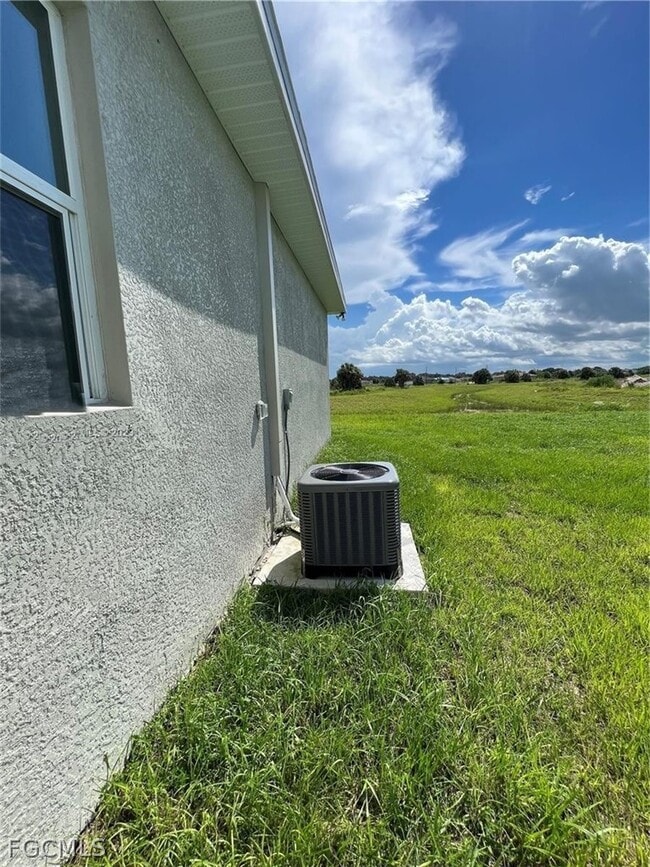 Building Photo - 1088 Saturn Ct