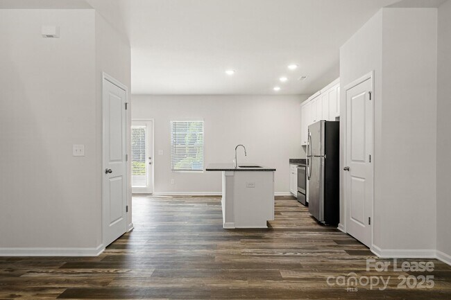 Building Photo - 117 Dogwood Vlg Trl