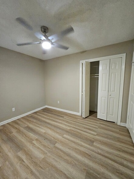 Building Photo - 214 Oleander St