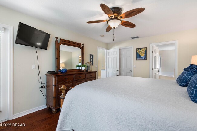 Building Photo - 15 Coolidge Ct