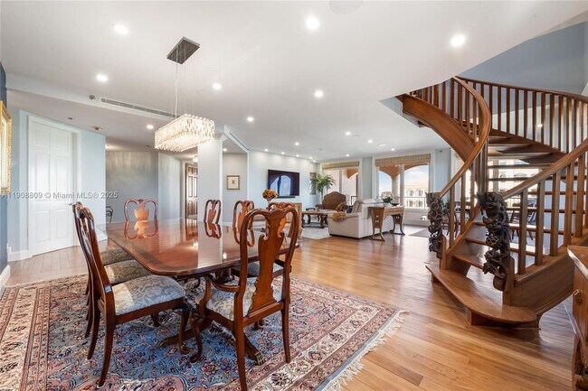 Building Photo - 13643 Deering Bay Dr