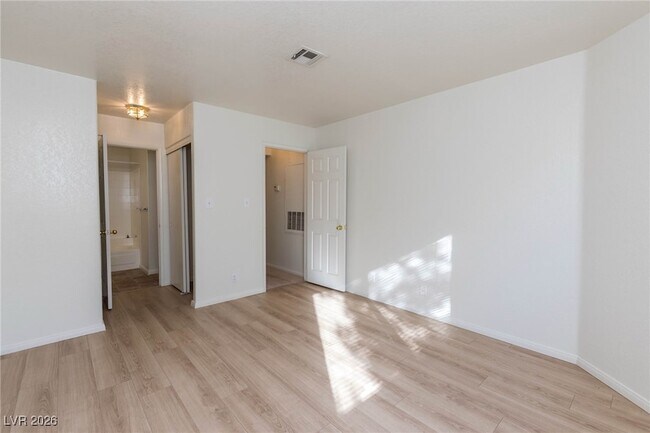 Building Photo - 5072 S Rainbow Blvd