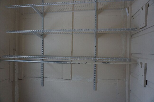 Building Photo - 635 E 100 S