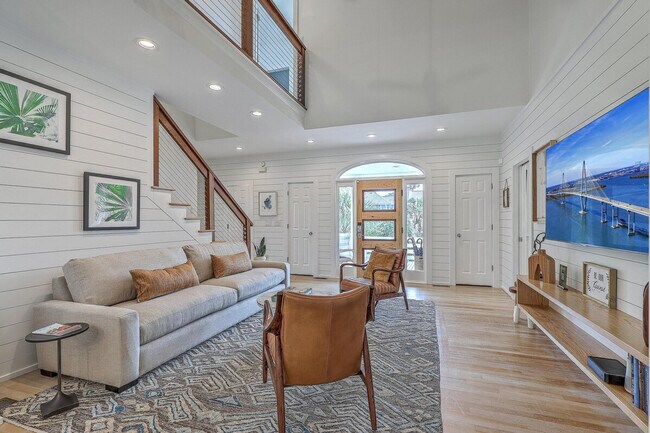 Building Photo - 1 Live Oak Dr