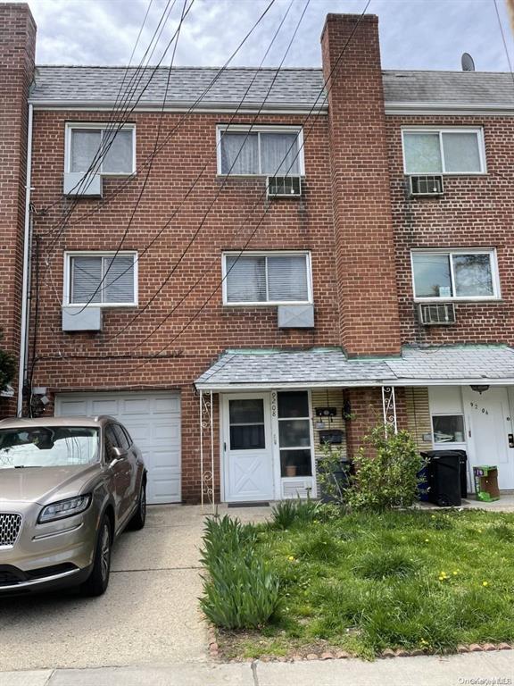 Primary Photo - 92-08 242nd St