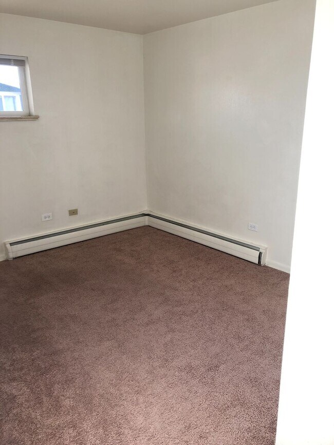 Building Photo - Prime Location in Golden – Pet-Friendly 2 ...