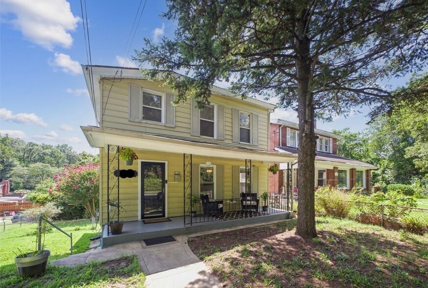Building Photo - 4057 Benning Rd NE
