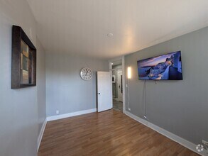Building Photo - Updated 2BR/1BA in Pullman – Internet Incl...