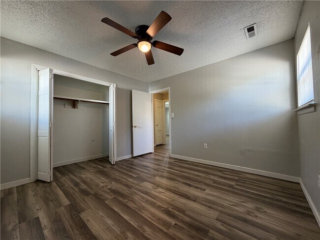 Building Photo - 1309 S Washington Ave