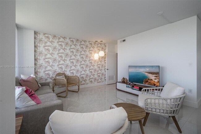 Building Photo - 9101 E Bay Harbor Dr