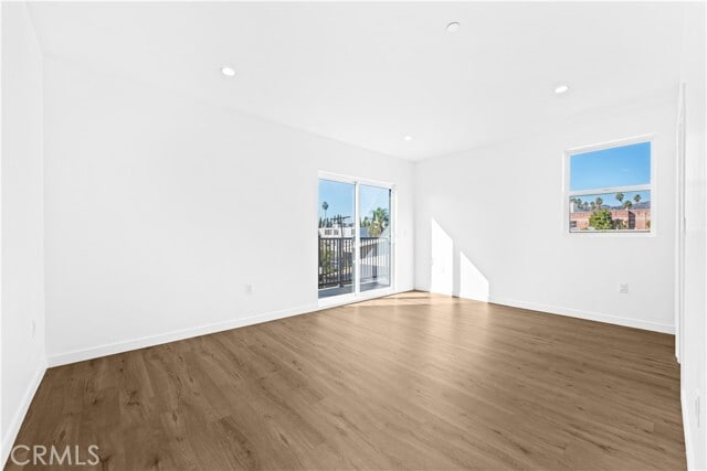 Building Photo - 1342 N Kingsley Dr