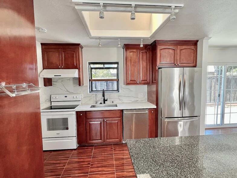 Building Photo - 3175 Machado Ave