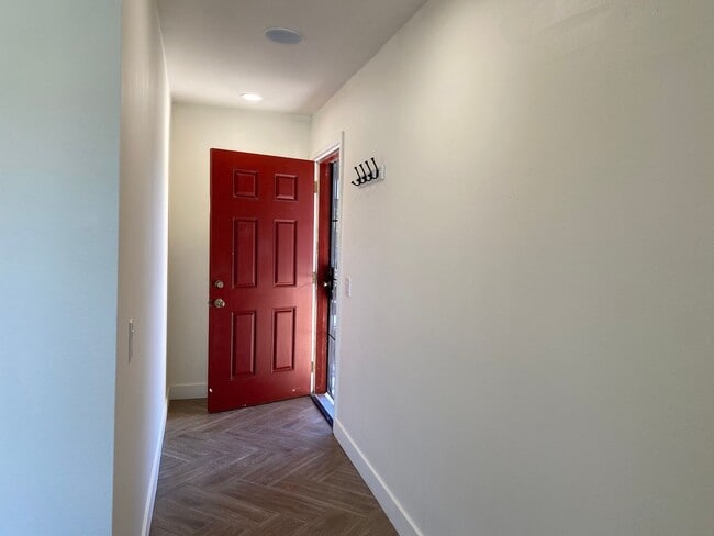 Building Photo - Canyon Lake View Condo Available!