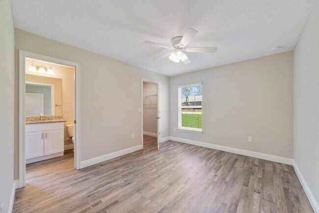 Building Photo - 4780 SW 95th Ln
