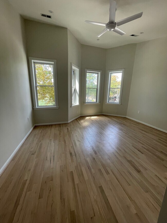 Building Photo - 3131 11th St NW