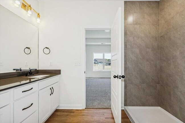 Building Photo - 105 Clearwater Dr