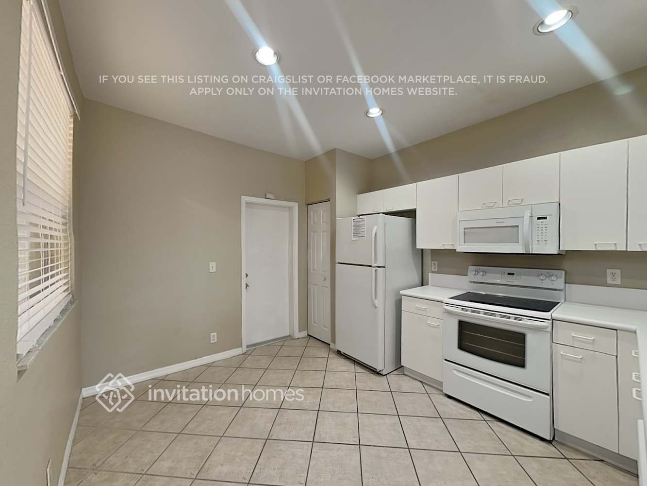 Building Photo - 2440 Cordoba Bend