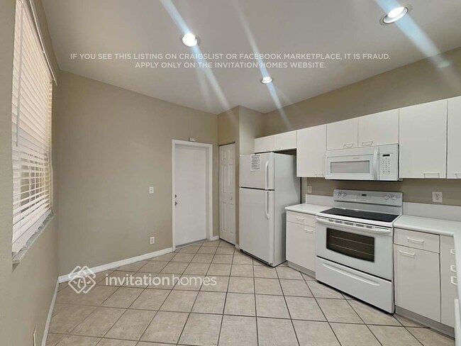 Building Photo - 2440 Cordoba Bend