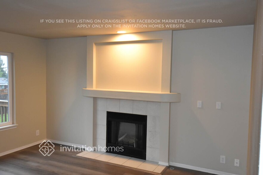 Building Photo - 17804 W Country Club Dr