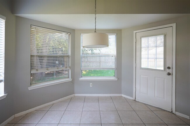 Building Photo - 2403 Blue Shadow Dr