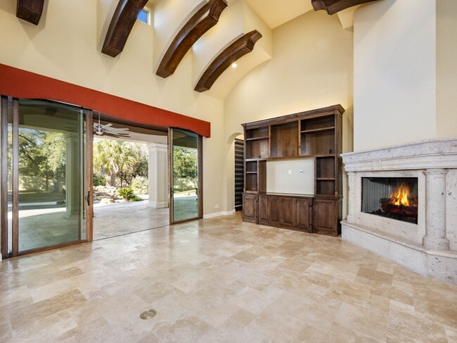 Building Photo - 202 Wellesley Loop