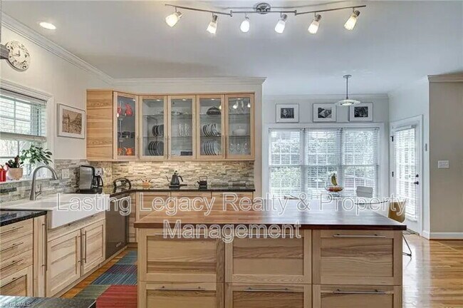 Building Photo - 475 Ashbry Run Dr