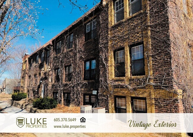 Building Photo - 1216 S Center Ave