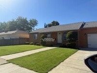 Building Photo - 2837 Inman Ave