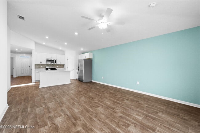 Building Photo - 67 Rose Dr