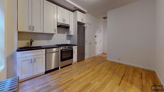 Primary Photo - 419 E 73rd St